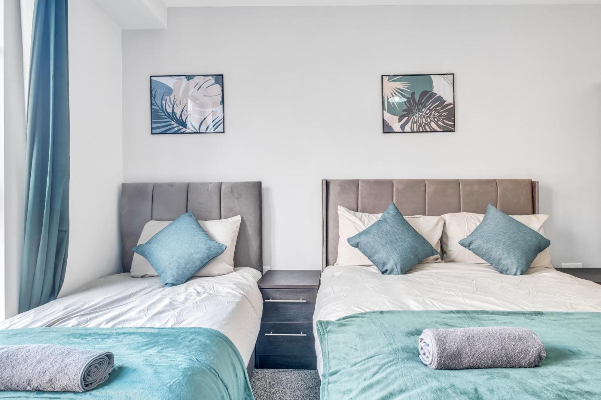 City Centre Emerald Escape - Sleeps-6, 2Beds & 2Baths , Netflix , Free Internet Apartment Birmingham Luaran gambar