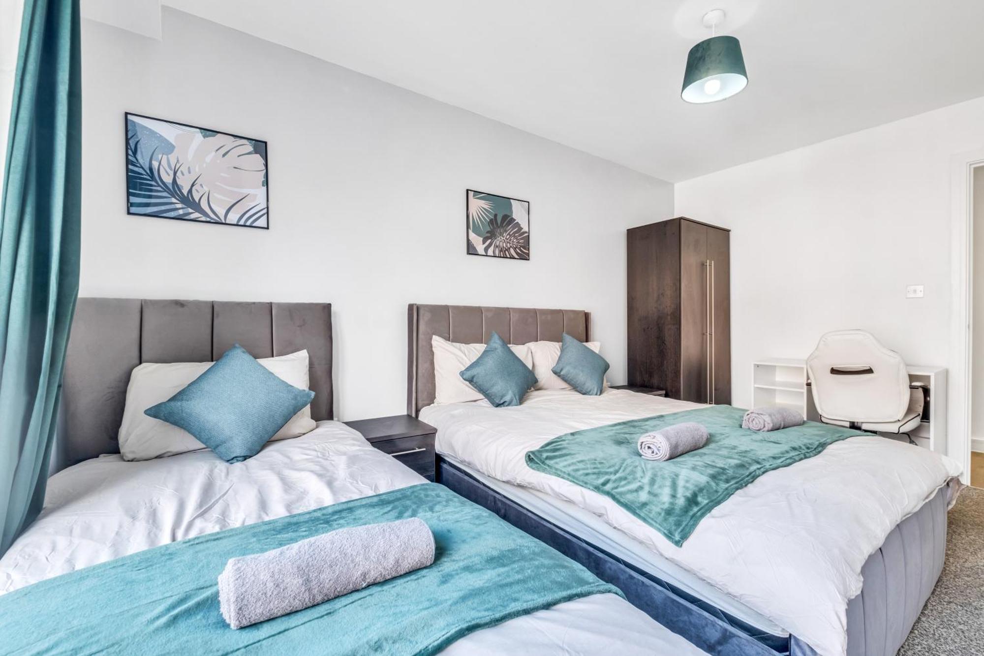 City Centre Emerald Escape - Sleeps-6, 2Beds & 2Baths , Netflix , Free Internet Apartment Birmingham Luaran gambar